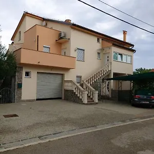  Apartment Anita
