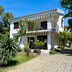 Olive Groove Apartman